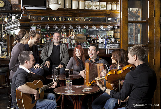 A typical scene in an Irish pub - Photo by Dominique Davoust. Copyright: Tourism Ireland