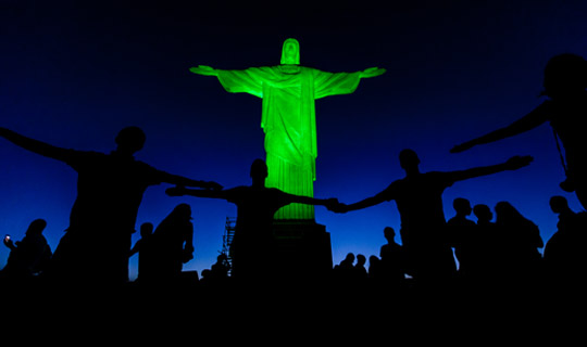 Cristo iluminado de verde - (C)Klacius Ank Fotografia