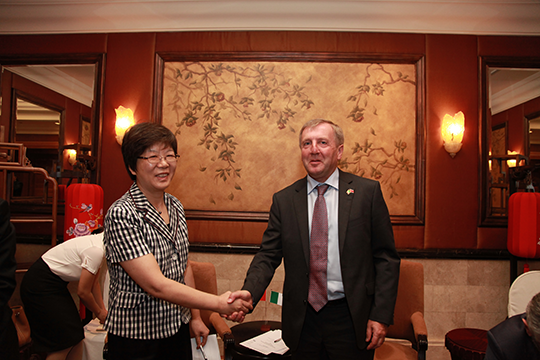Minister Creed meeting with Ms Mingzhu Wang, Vice- Minister for the Chinese Food and Drug Administration (CFDA)