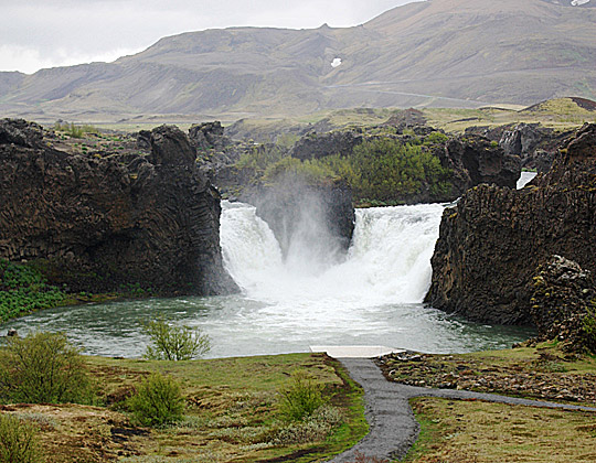 Iceland Waterfall © Leah Leslie