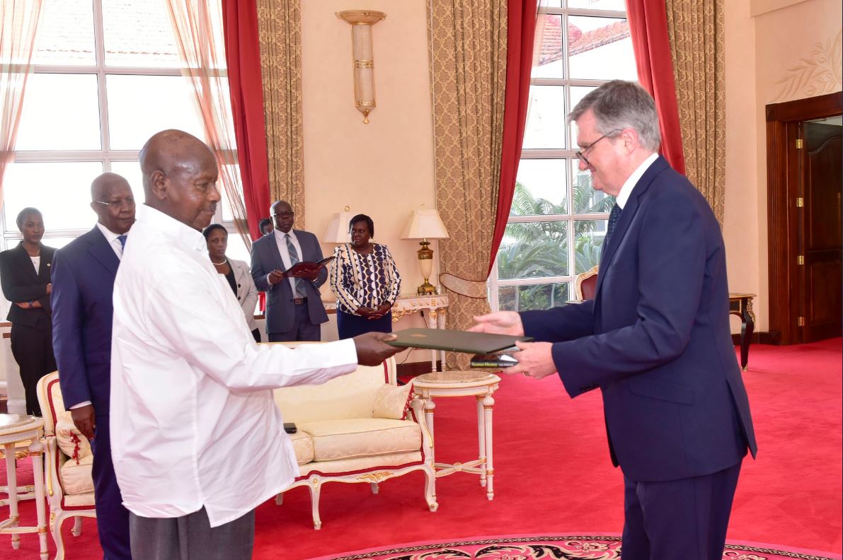 Ambassador William Carlos presents his credentials to H.E. President Yoweri Kaguta Museveni 